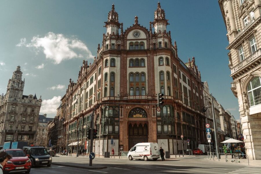 Private Art Nouveau Budapest Tour - The tram ride and Váci Street: catching the style as a living city