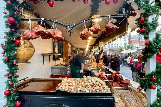 Private Budapest Christmas Market Tour with Chimney Cake & Mulled Wine - Stop 2: St. Stephen’s Basilica (Szent István-bazilika) and the relic detail