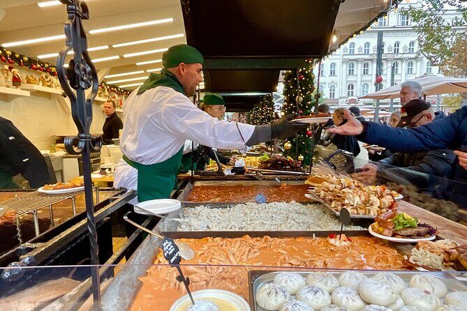 Private Budapest Christmas Market Tour with Chimney Cake & Mulled Wine - The included mulled wine and chimney cake break