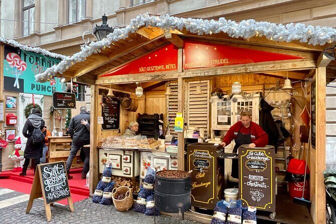 Private Budapest Christmas Market Tour with Chimney Cake & Mulled Wine - What makes it feel private (not just “small group”)