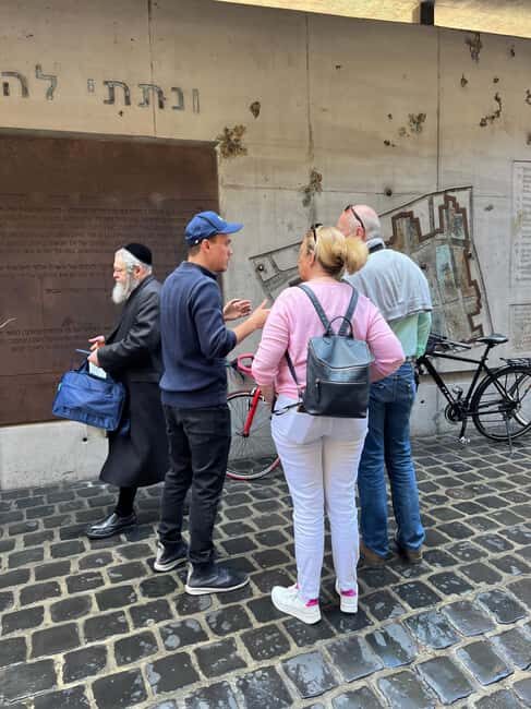PRIVATE Budapest Jewish Heritage Walking Tour - Food Tasting - Kazinczy Street Synagogue: A Short Stop With an Impact
