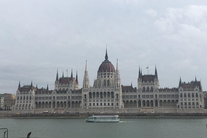 Private Tour Around Budapest - Stop 2: The Hungarian Parliament Building and Liberty Square (40 Minutes)