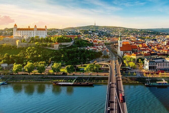 Private Tour from Budapest to Prague Sightseeing - Price and Value: What $414 Buys in a 10-Hour Day