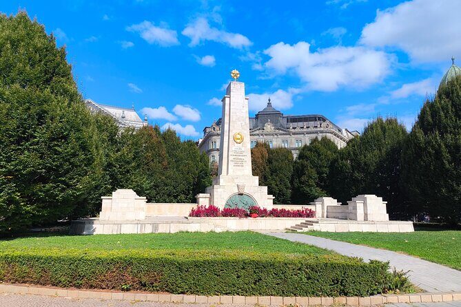 Private Tour of Communist Era Budapest - Socialist Realism on campus: Budapest University buildings