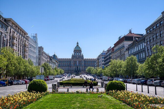 Private Transfer from Budapest to Prague with 2 hours for sightseeing - Picking your sightseeing stop: use the 2-hour window well