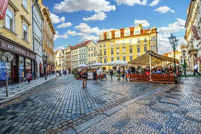 Private Transfer from Budapest to Prague with 2 hours for sightseeing - Price and value: why $439.50 can make sense