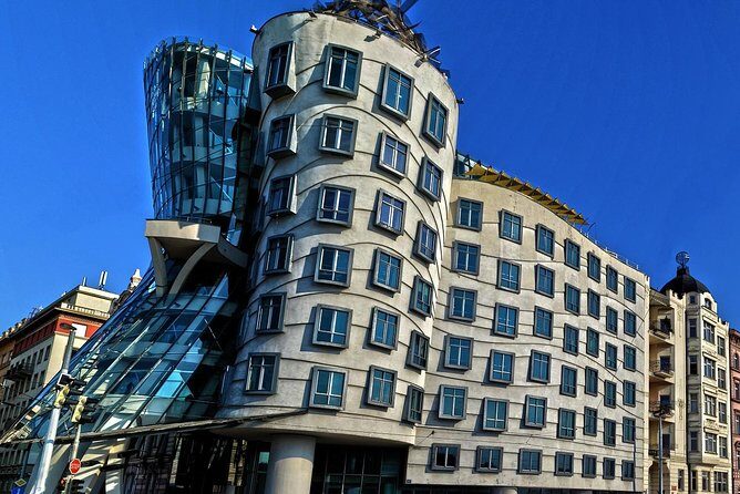 Private Transfer from Budapest to Prague with 2 hours for sightseeing - Who this private transfer suits best