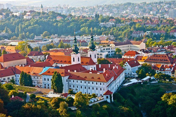 Private Transfer from Budapest to Prague with 2 hours for sightseeing - Vehicle comfort and luggage space you can actually plan around