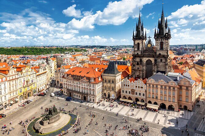 Private transfer from Budapest to Prague with 2h for sightseeing - Getting the most out of your 2 hours in the stop city