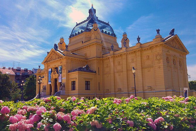 Private transfer from Budapest to Zagreb, 2h stop for sightseeing - Key takeaways before you book
