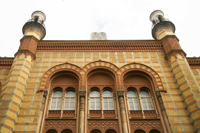 Private Walking Tour in The Jewish District Budapest - Why this 2.5-hour walk hits the right tone in District VII