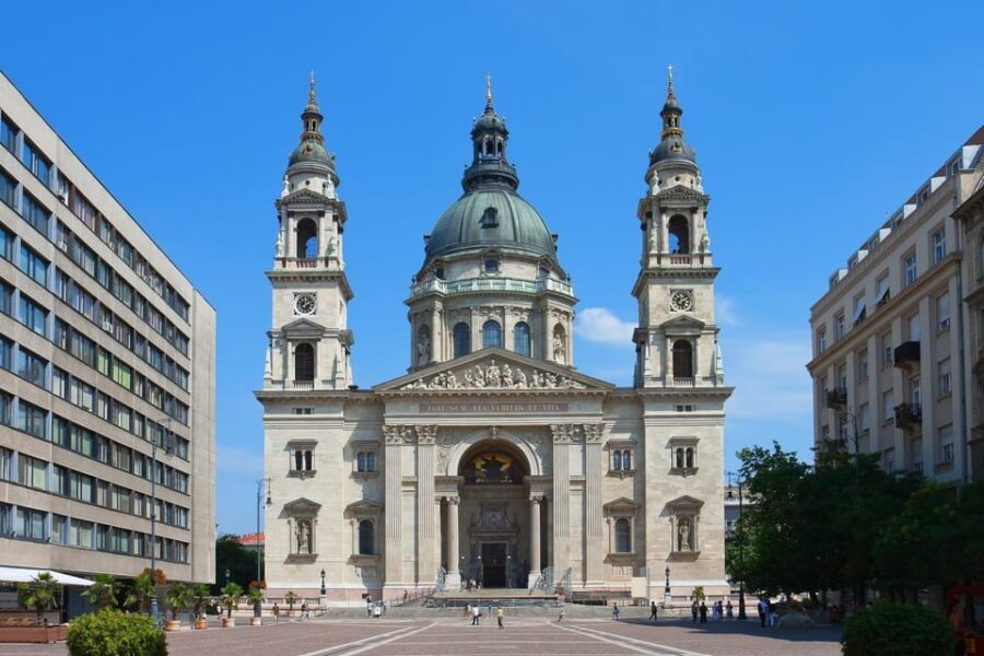 Skip-the-line St. Stephen's Basilica Guided Tour - The crypt and the Holy Right relic: plan your 2-hour priorities