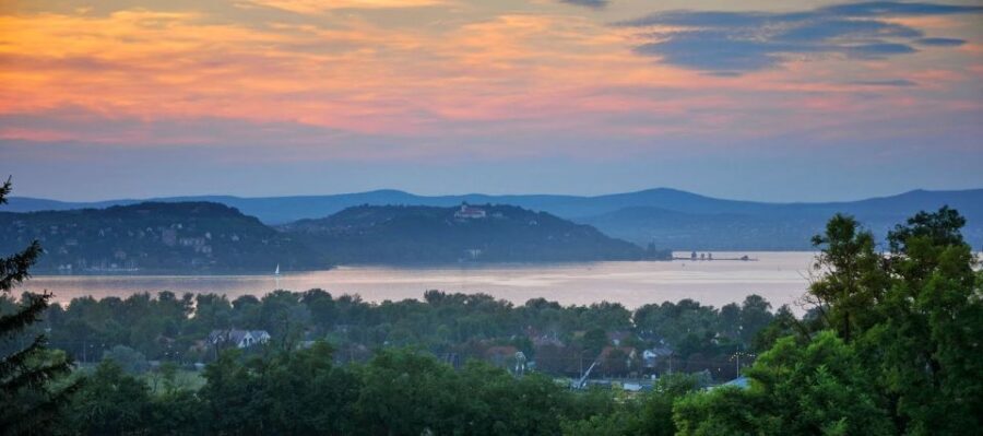 The Turquoise Sea of Hungary: Lake Balaton Private Tour - Balatonfüred: the promenade, villas, and that arts-and-writers charm