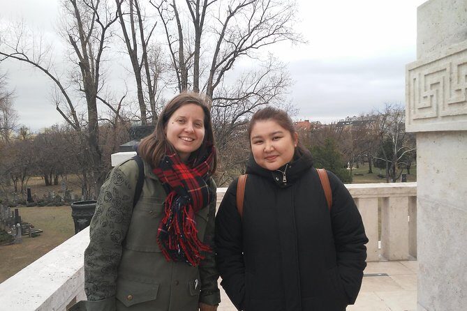 Urban Tour of Budapest's Most Controversial District. - Laszlo tér’s carbon market and the House of Fates debate