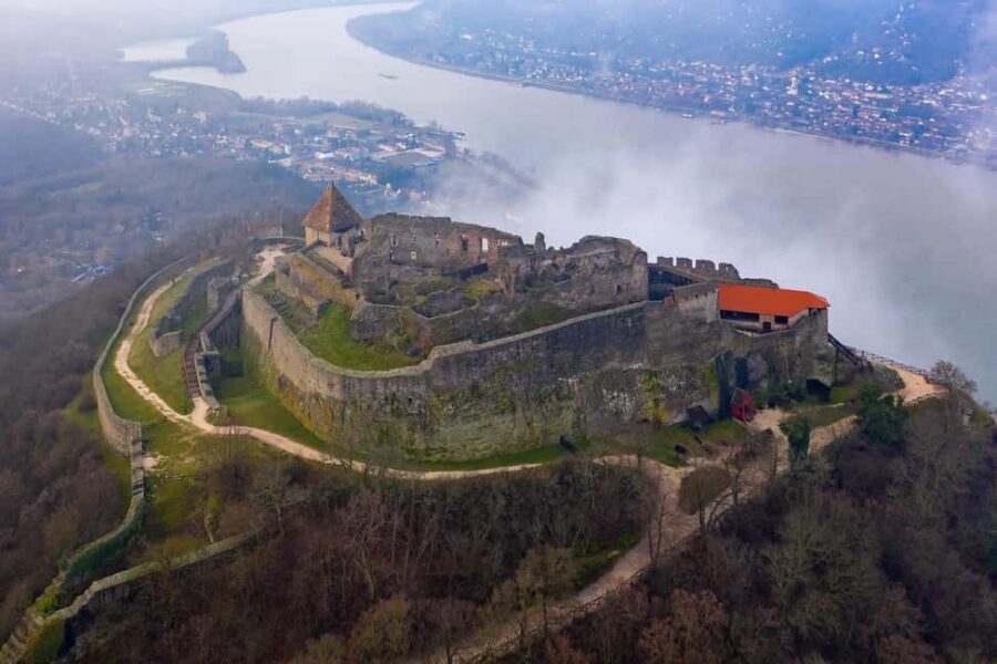 Visegrád Hike & Castle Tour with Ferry from Budapest - Budapest to Nagymaros by Panoramic Train: The Scenic Part You’ll Appreciate Later