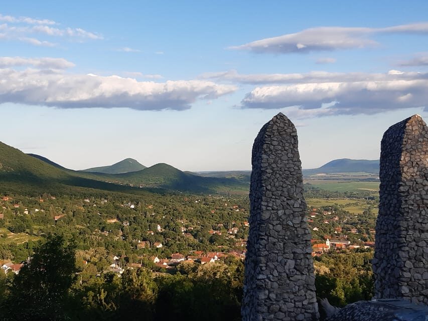 Walk to recent and aged spiritual sanctuaries near Budapest - Kaán Károly-kilátó tower hike: optional, but the payoff is big